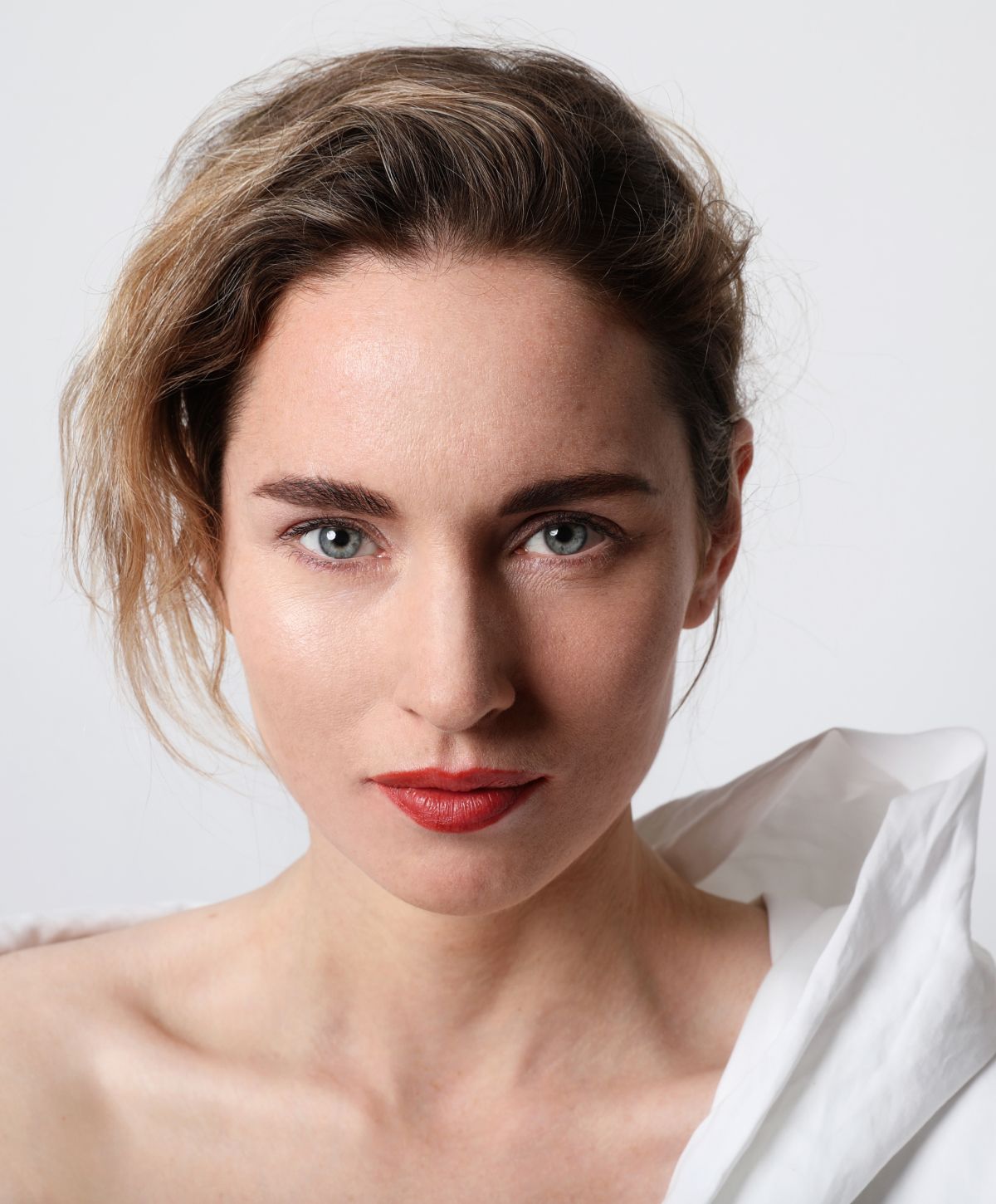 Franklin laser hair removal model with blonde hair